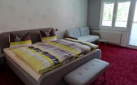 Couple Appartement Pension Volgenandt